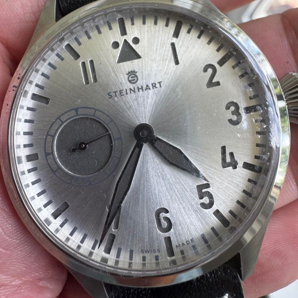 Steinhart Nav B Uhr