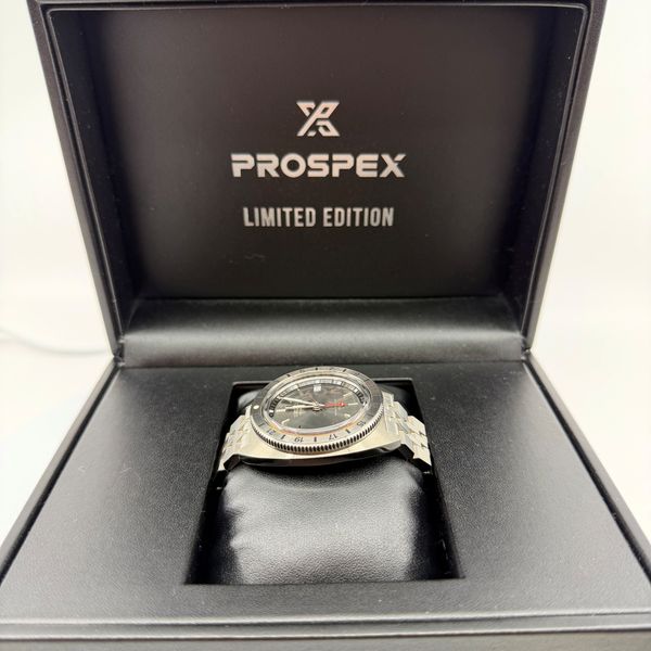 Near-mint Seiko Navigator Timer SPB411