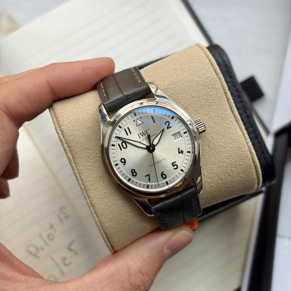 IWC Pilot 36 - IW324007