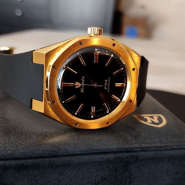 Nivada Grenchen F77 MKII Gold – Near Mint – Bracelet & Rubb…