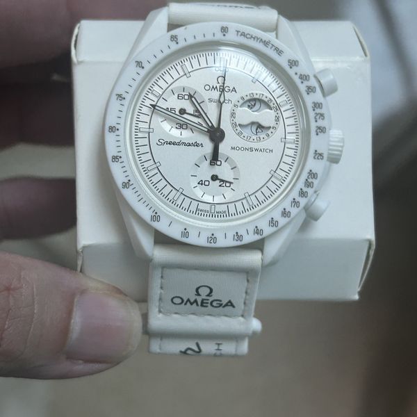 Price reduced!New and unworn Snoopy Moonswatch - Full Kit O…