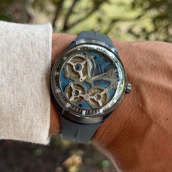 [WTS] Accutron DNA Electrostatic Blue, Box+ Papers