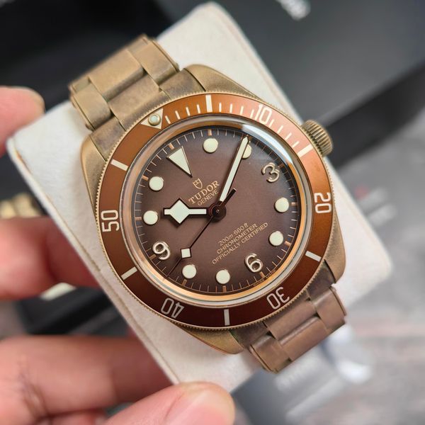 [WTS] Tudor 79012M Black Bay Bronze Box and Papers 39mm Box…