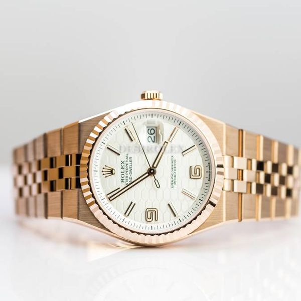 FSOT: BNIB Rolex 127335 Land-dweller Rose Gold HoneyComb Di…