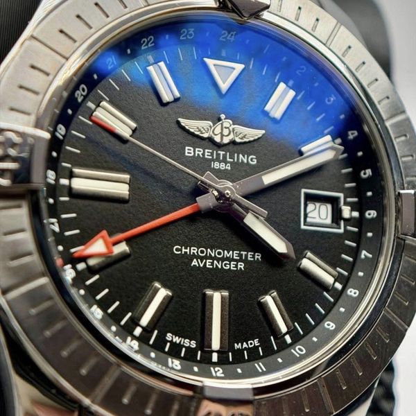 Breitling Avenger 43 GMT
