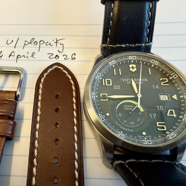 [WTS] Victorinox Men's 241575 AirBoss Analog Display Swiss …