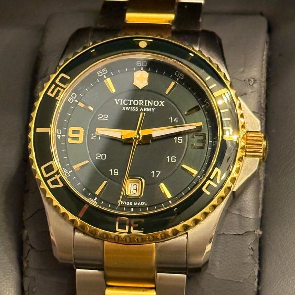 [WTS] Victorinox Swiss Army Maverick 241605 Green Dial oTwo…