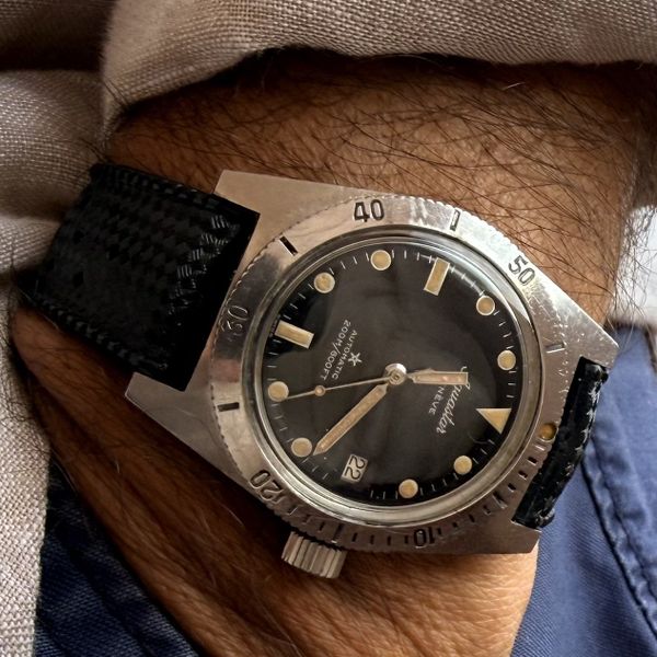 Aquastar model 60 Vintage. Original Tropic and Buckle