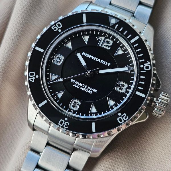 [WTS] Bernhardt Binnacle Diver (Black)