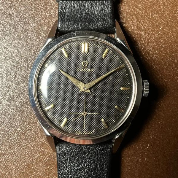 Omega black honeycomb dial “spider lug” ref. 2605