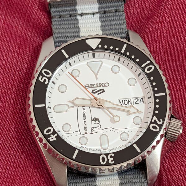 Seiko SRPK25 - Seiko Sports x Snoopy Peanuts + Unworn MilTa…