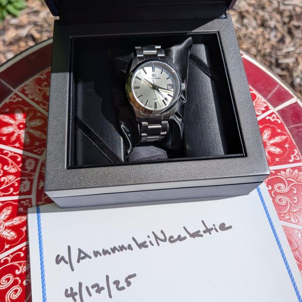 [WTS] Grand Seiko SBGN011 9F Quartz - Box and Papers