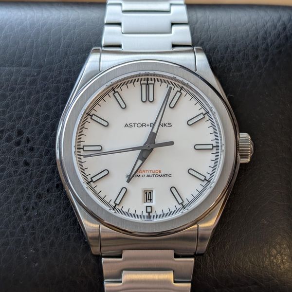[WTS] Astor and Banks Fortitude Pro (Polar White)