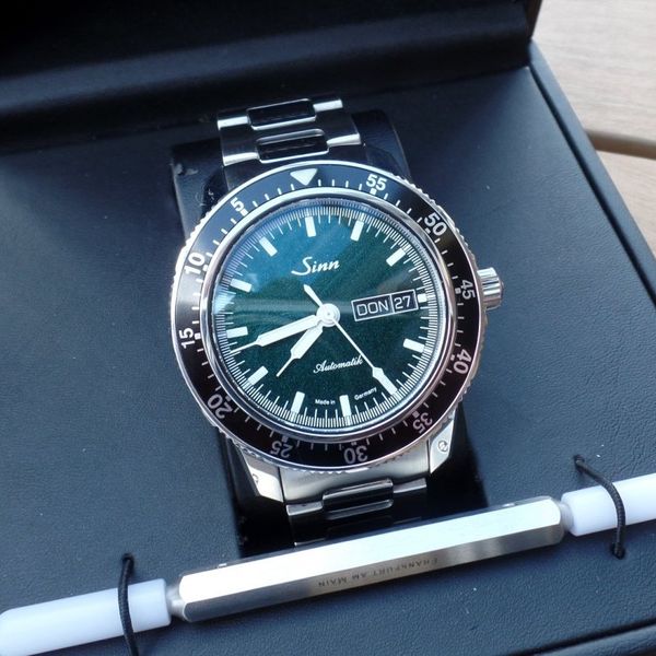 Sinn 104 St Sa MG, Full Set aus 09.2025, Grün, Massivband E…