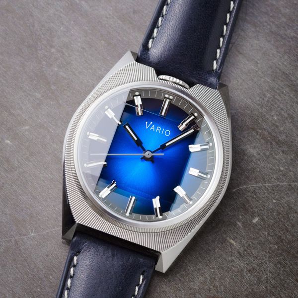 Vario Futurist Watch Sunburst Blue Fume