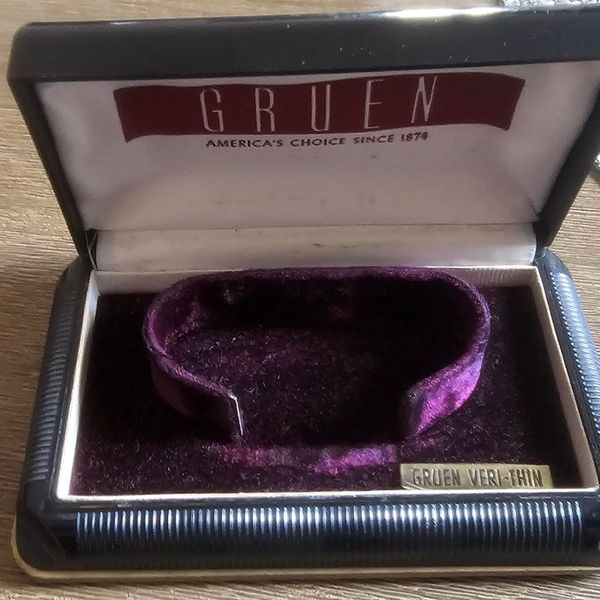 [WTS] Gruen Veri-Thin Bakelite watch box 1940's
