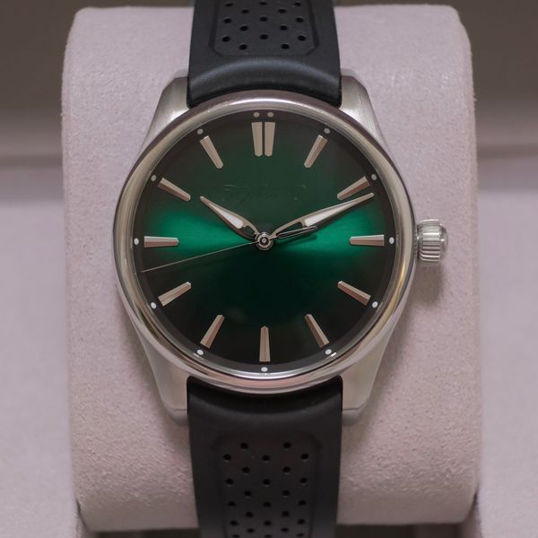 [WTS] H. Moser & Cie. Pioneer Centre Seconds ‘Cosmic Green’…