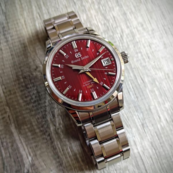 [WTS] Grand Seiko GMT 'Yuka Momiji' Red Striated Dial - 39.…