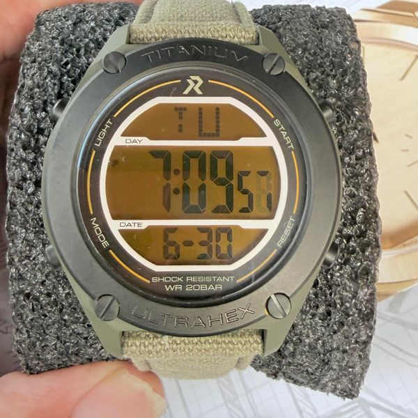 [WTS] RZE UTD-8000 DLC Cerakote® limited edition. Toyo Box.