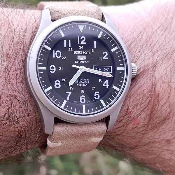 Seiko SNZG15K1 "military" + calibre de regalo para repuestos