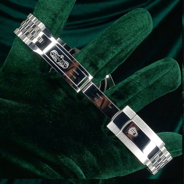 FSOT: 2025 Rolex Datejust 36 Blue Motif Dial Diamond Marker…