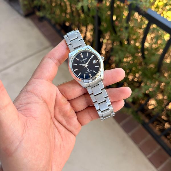 [WTS] Grand Seiko Dark Blue Sunburst Dual Signed Dial SBGV2…