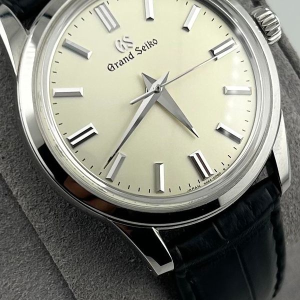 [WTS] Rumor Has It Merriam-Webster Once Defined “Elegance” …