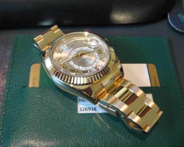 Fs: Rolex 18k yellow gold sky dweller 326938